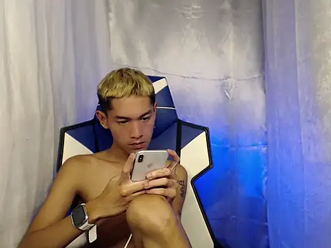 riks_tyler (Ask my age) - christmas cum together