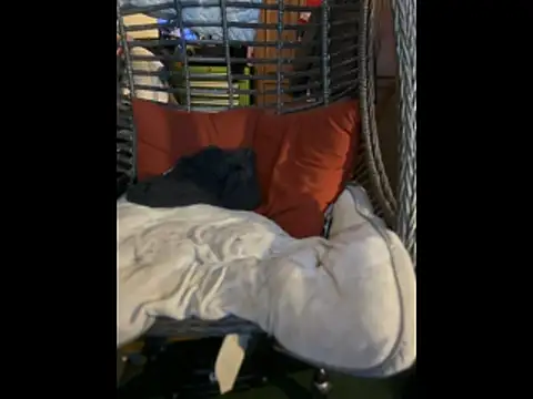 polaroid_white (M young) - New Toyy “Haven’t Used It Yett”