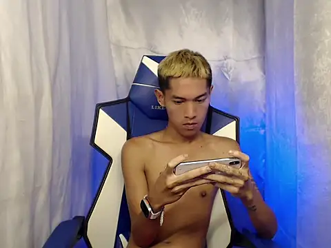 riks_tyler (Ask my age) - christmas cum together