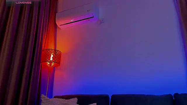 AlessandraCrystal webcam