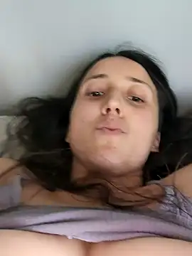 bygambilia912 - Bygambilia912's free webcam