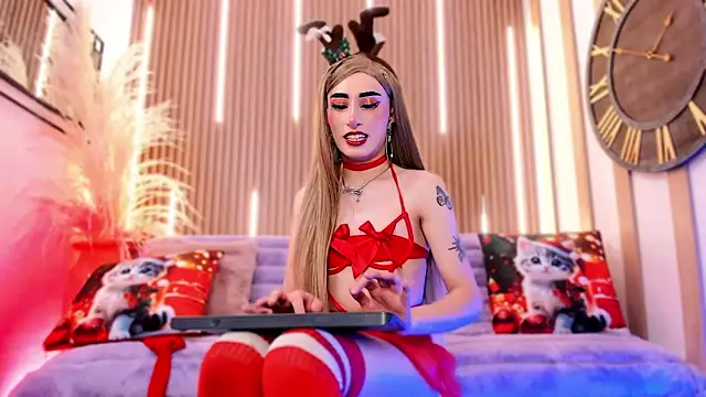 ArianaSantana's room