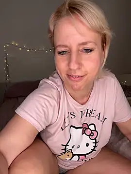 germanmilf-maria (F milf) - NAKED Dildo Ride on floor💦 LT 10 VIDS