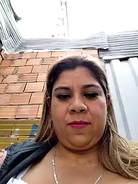 Laura-Hernandez webcam