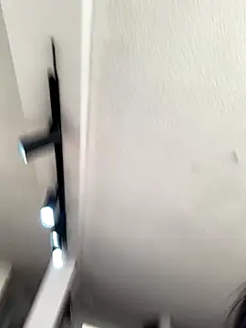 MiaScott_Pink webcam