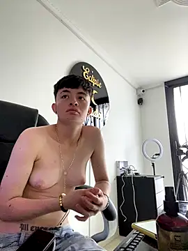 nico_18x webcam