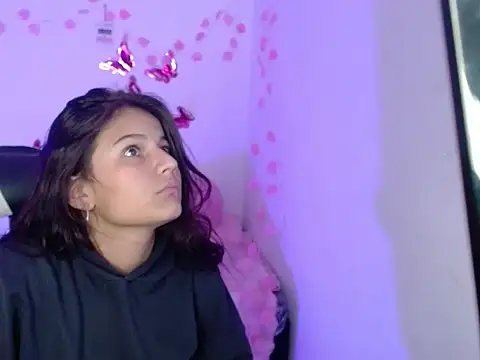 nina__666 (F teen) - show tits