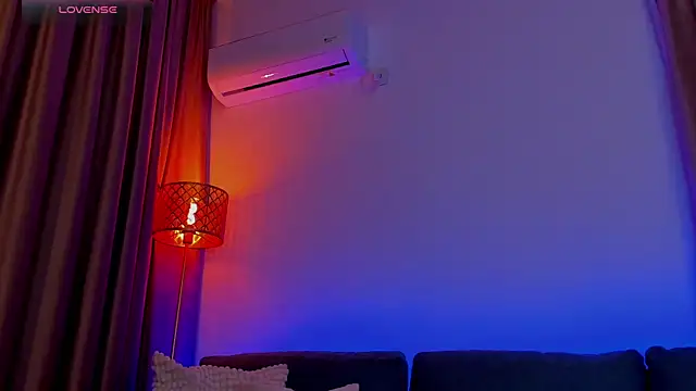 AlessandraCrystal webcam