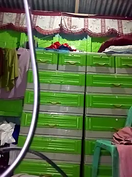 pretty_me092121 webcam