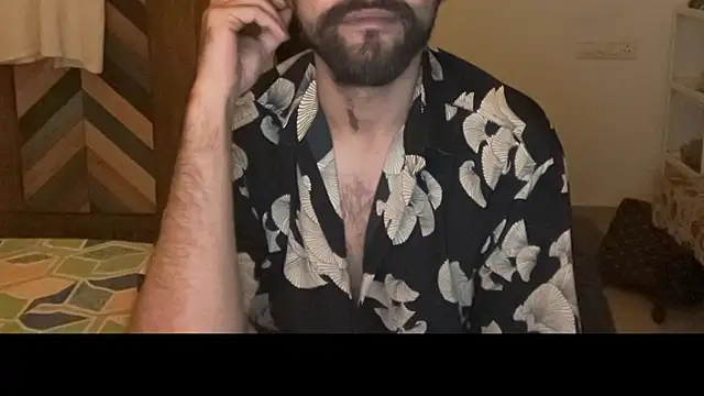 MakeMeAwareAah webcam