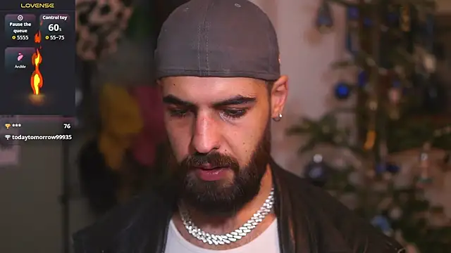 hairyrobxxx (Ask my age) - SHIRT OFF ?