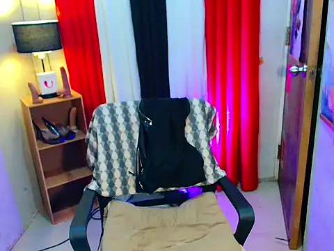 hollywood_queen_88 (T young) - lit goo pvt show in lit me cum on you