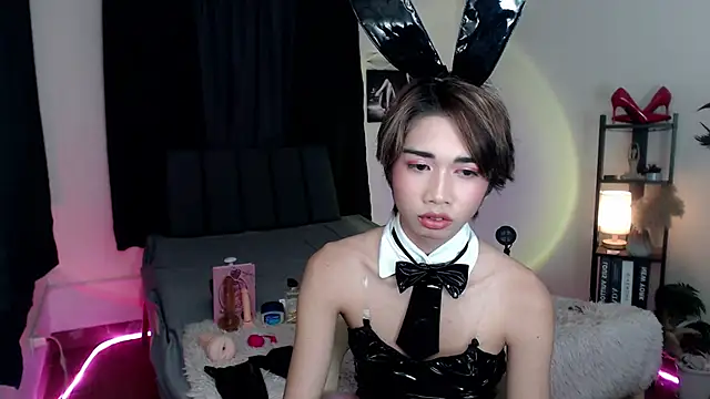 Ivoryhotcummer webcam