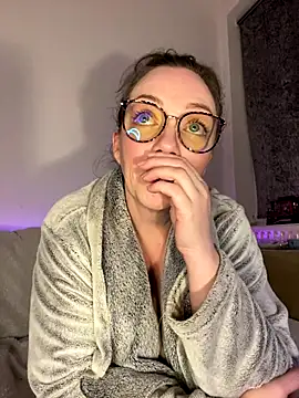 Webcam Model (FemDom_RubyKnightXXO)  is live.Free join now!