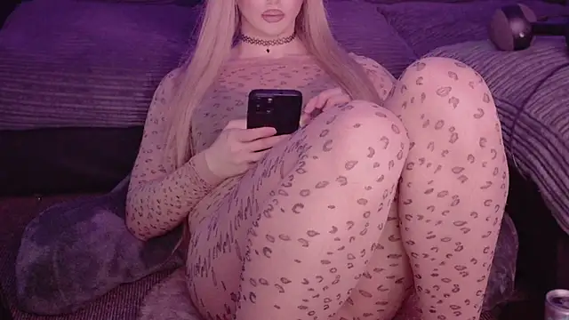 SiennaLaMalfa's room