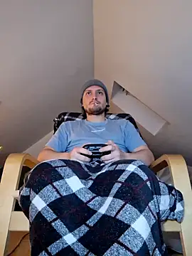 ghost_pie (M young) - Show my big or small Balls ?