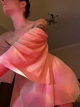 bigJuicyPussy webcam