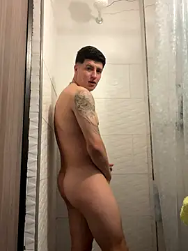 Goldenknight33 Live Webcam on Stripchat