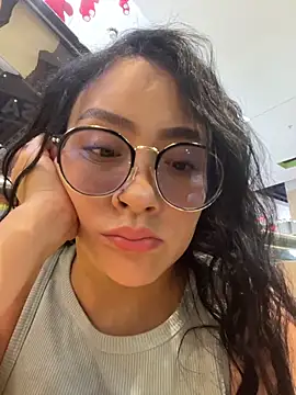 Abigail_Cowen webcam