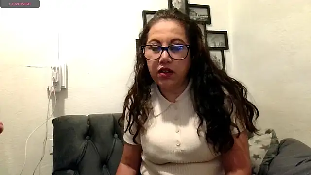 MirandaLatinaLovely webcam