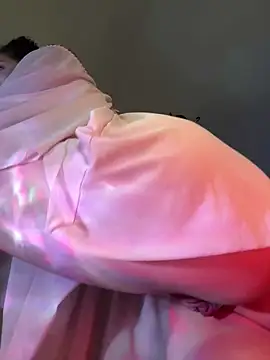 bigJuicyPussy webcam