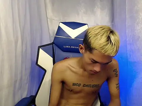 riks_tyler (Ask my age) - christmas cum together