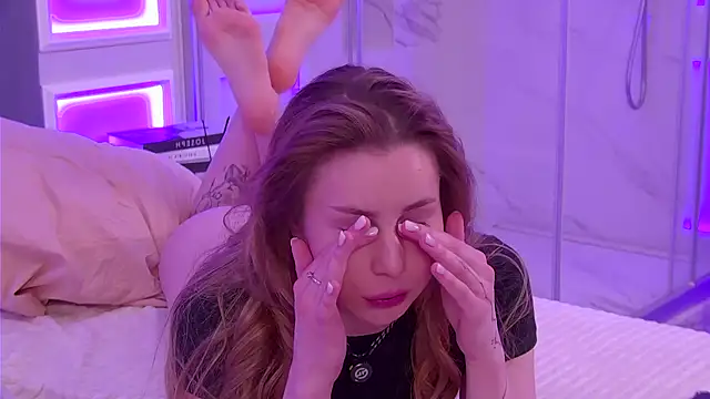 -SaraBlack- from StripChat is Freechat