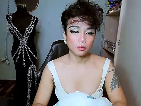 YourNikkieXxx webcam