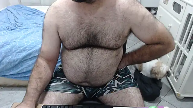 mysterbearmg (Ask my age) - cum in public