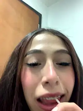 MiaScott_Pink webcam