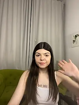 kira_seduce (F teen) - Sexy oil show