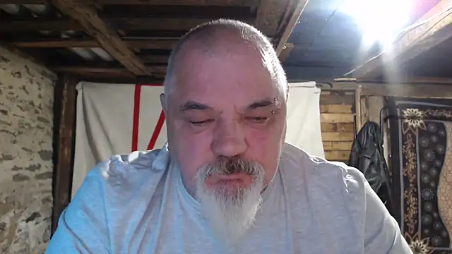 Newfiesausage1972 webcam