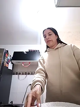 bonny_klote (G young) - Twerking without panties 🍑😈