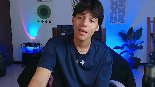 crisotphermoretti (M twink) - big cum show