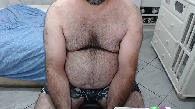 mysterbearmg (Ask my age) - cum in public