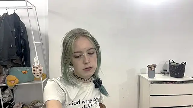 MerIeBremmer webcam stripchat model stream image