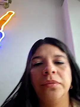 Preview of layla-daring