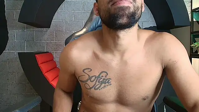 MyStrongSubmissive webcam