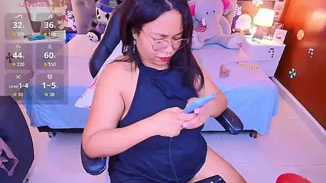 Italyy__boobs webcam