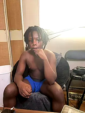 YourLittleBoyfriend webcam