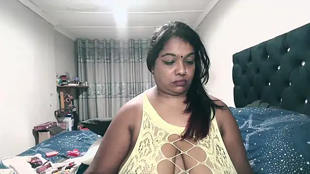 Indianmayaxoxo webcam