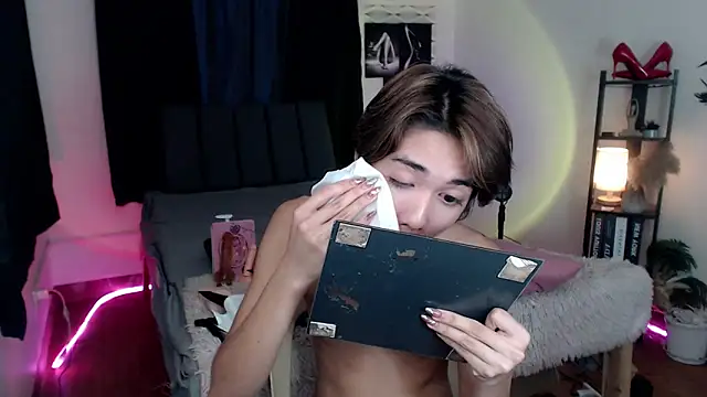 Ivoryhotcummer webcam