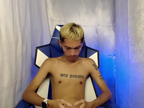 riks_tyler (Ask my age) - christmas cum together