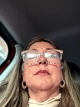 emma_tour - Emma_tour's free webcam