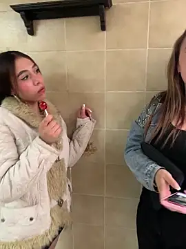 MiaScott_Pink webcam