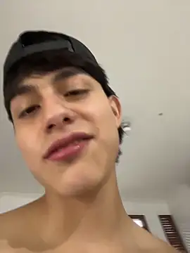 lander_cruz (M twink) - Remove shirt