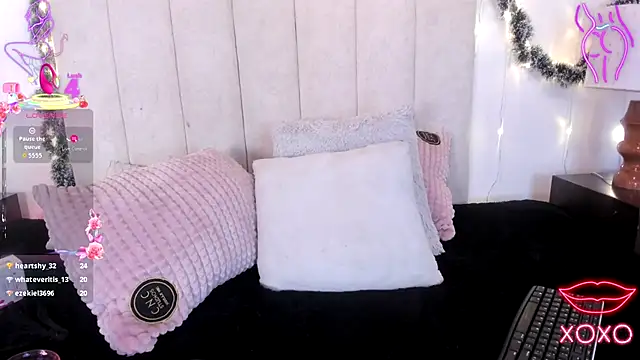 Celestee_rosee webcam