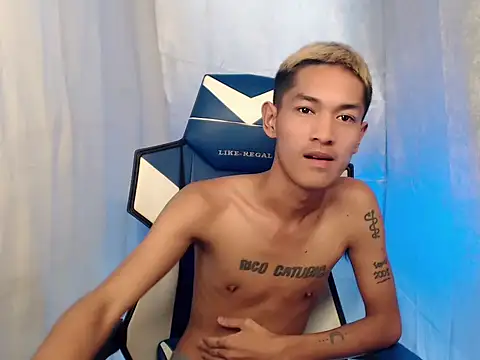 riks_tyler (Ask my age) - christmas cum together