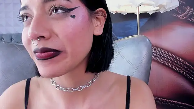  foxy_monserrat chat room