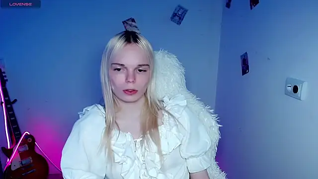 Emily_Nyaffee webcam